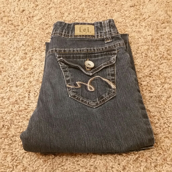 L.E.I. Boot Cut Jeans - Picture 4 of 4